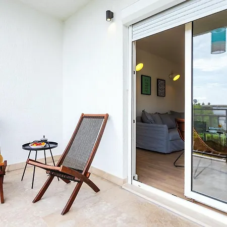 Black & White St - Comfort Two Bedroom With Balcony * Spalato