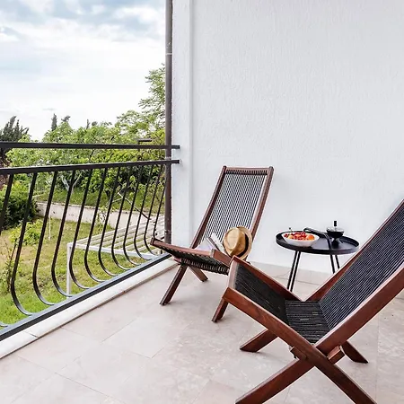 Black & White St - Comfort Two Bedroom With Balcony * Spalato