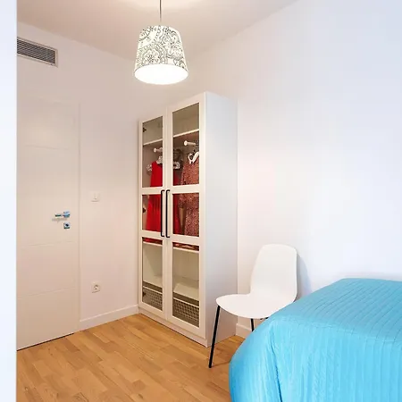 Апартаменты Black & White St - Comfort Two Bedroom With Balcony