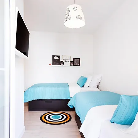 Black & White St - Comfort Two Bedroom With Balcony Сплит