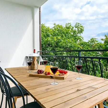 Апартаменты Black & White St - Comfort Two Bedroom With Balcony Сплит